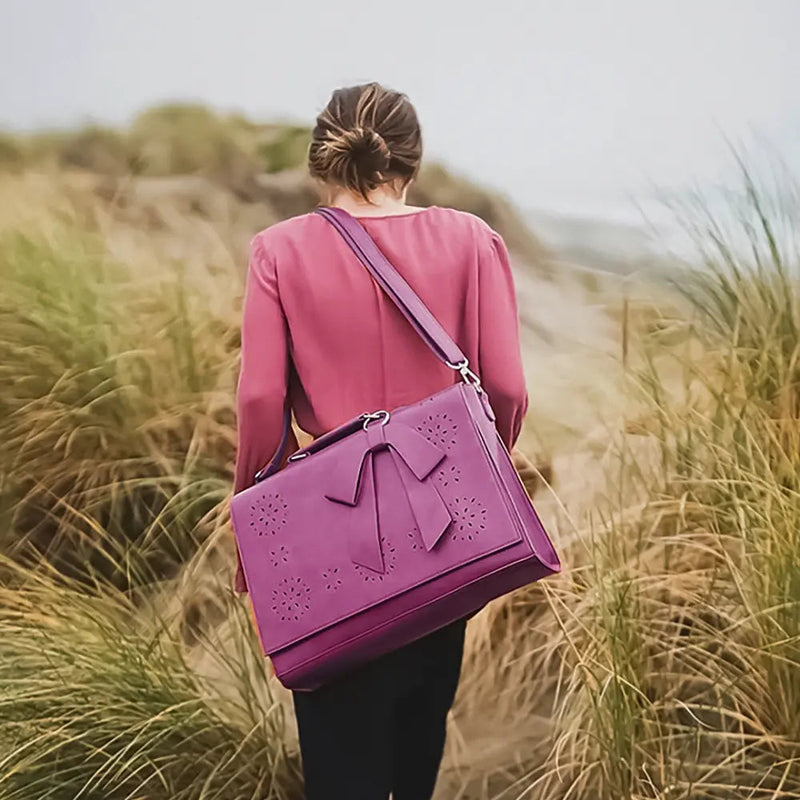 Mabel's Elegant Bow-Tie Satchel