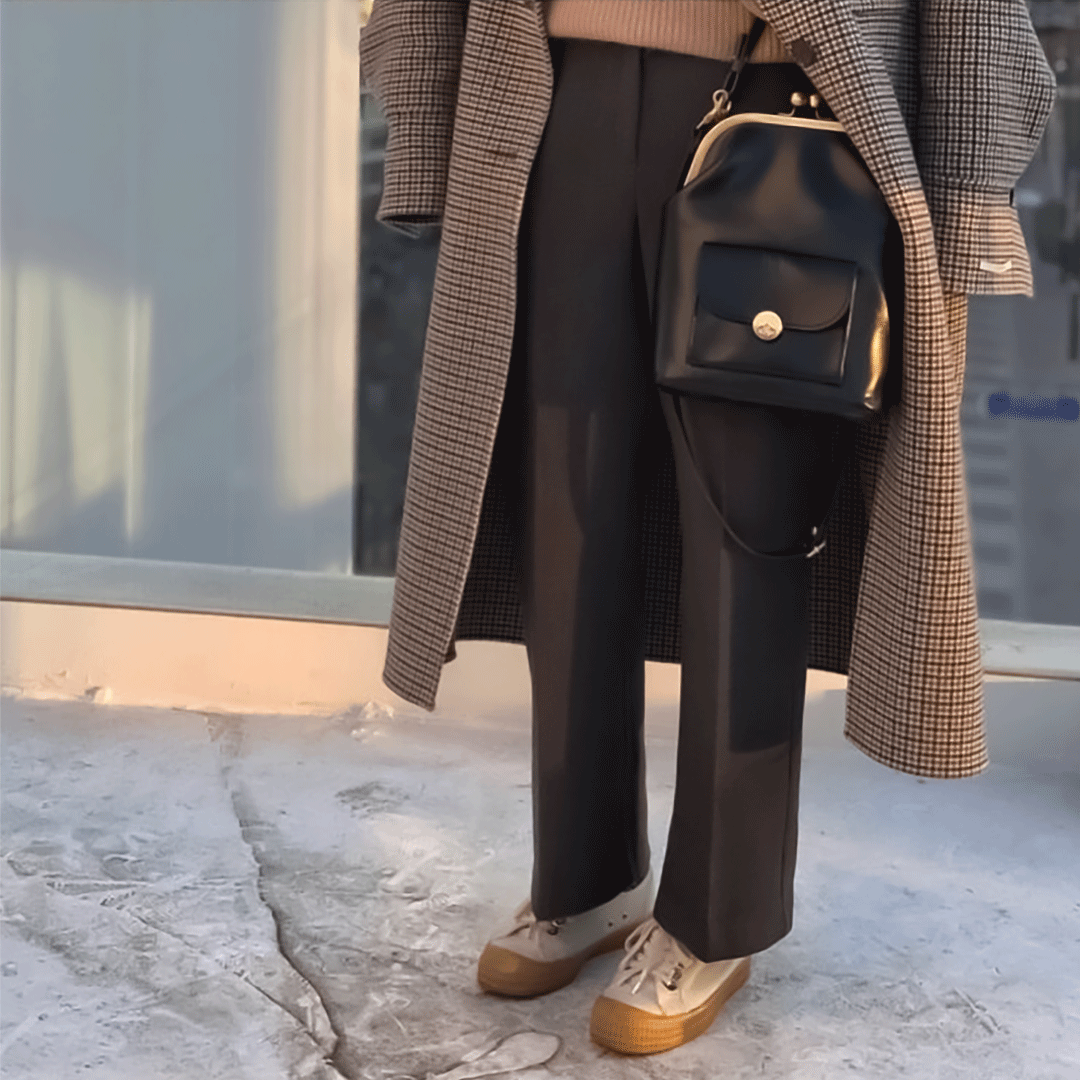 תיק וינטג' עם סגירת אבזם - רטרו שיק חיוני